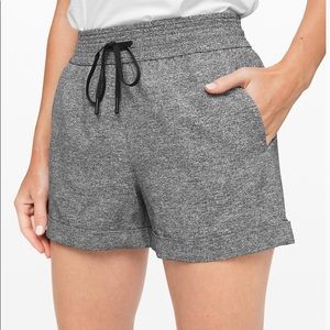 Lululemon Spring Break Away Short Teal 5”-Size 10